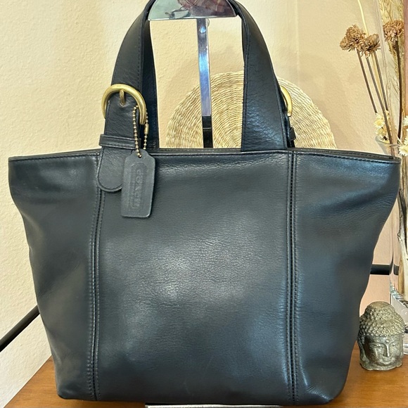 Coach Handbags - COACH Vintage ‘96 Waverly Satchel/Handbag